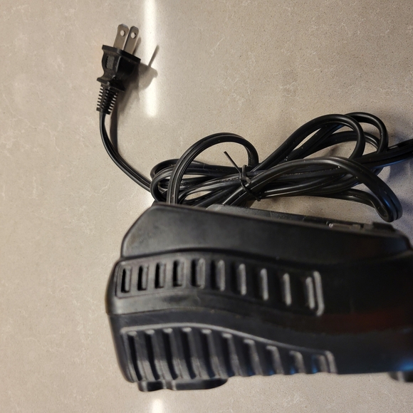 DEWALT Black and Yellow Battery Charger - Picture 5 of 6